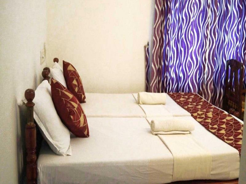 โฮเต็ล ไวต์ โรส Bed & Breakfast Kochi ภายนอก รูปภาพ