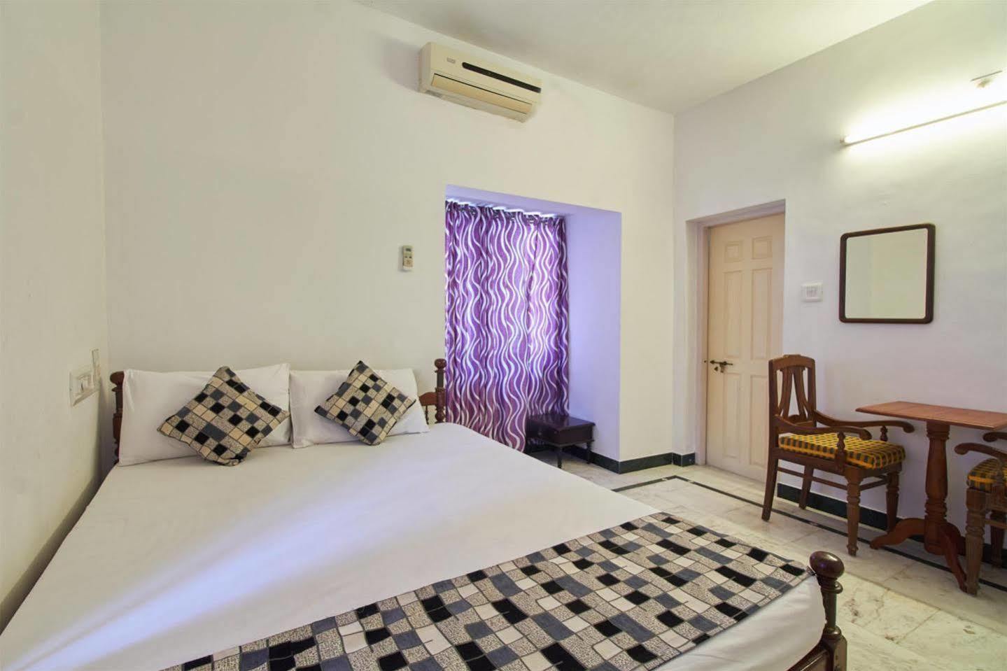 โฮเต็ล ไวต์ โรส Bed & Breakfast Kochi ภายนอก รูปภาพ