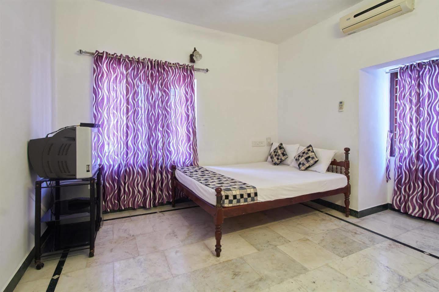 โฮเต็ล ไวต์ โรส Bed & Breakfast Kochi ภายนอก รูปภาพ