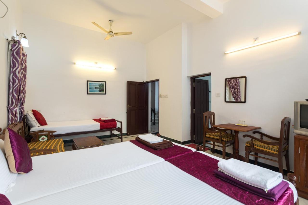 โฮเต็ล ไวต์ โรส Bed & Breakfast Kochi ภายนอก รูปภาพ