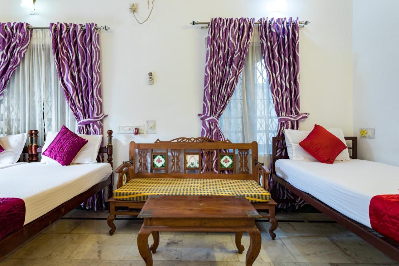 โฮเต็ล ไวต์ โรส Bed & Breakfast Kochi ภายนอก รูปภาพ