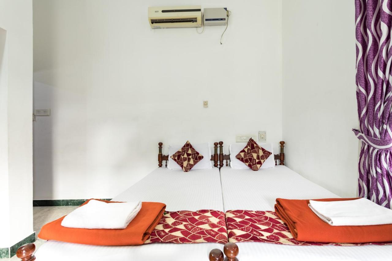 โฮเต็ล ไวต์ โรส Bed & Breakfast Kochi ภายนอก รูปภาพ