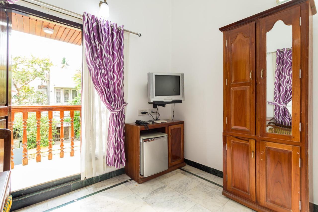 โฮเต็ล ไวต์ โรส Bed & Breakfast Kochi ภายนอก รูปภาพ