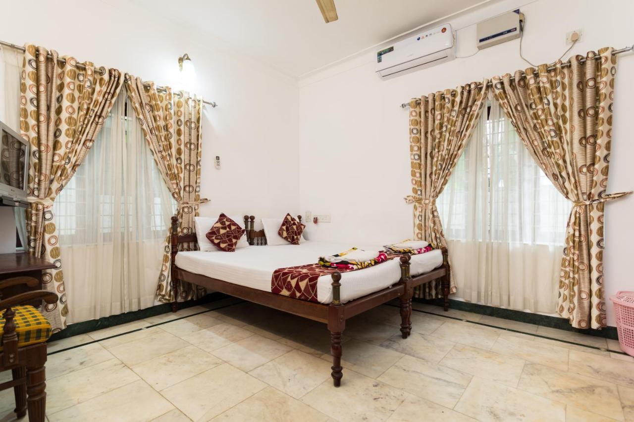 โฮเต็ล ไวต์ โรส Bed & Breakfast Kochi ภายนอก รูปภาพ